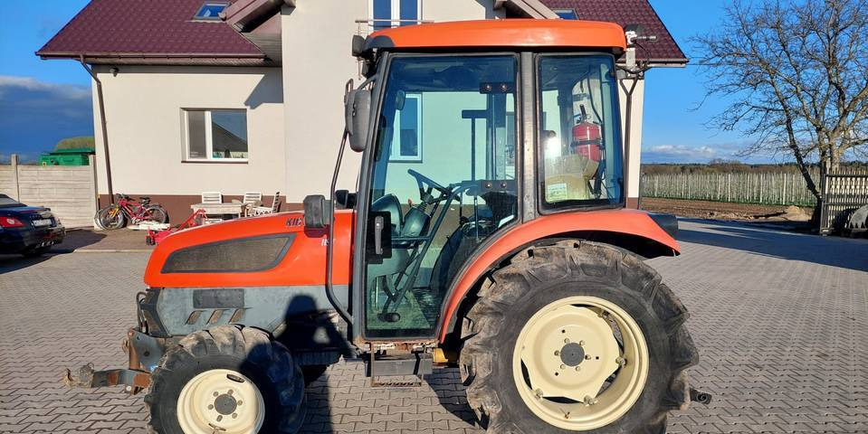 Kioti EX50 HST 50KM klimatyzacja przedni TUZ - Trator: foto 1 Kioti EX50 HST 50KM klimatyzacja przedni TUZ - Trator: foto 1