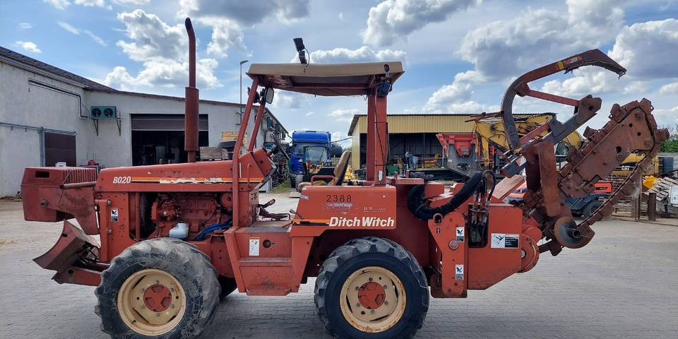 Koparka łańcuchowa Ditch Witch 8020 85KM - Colocadora de tubagem: foto 5 Koparka łańcuchowa Ditch Witch 8020 85KM - Colocadora de tubagem: foto 5
