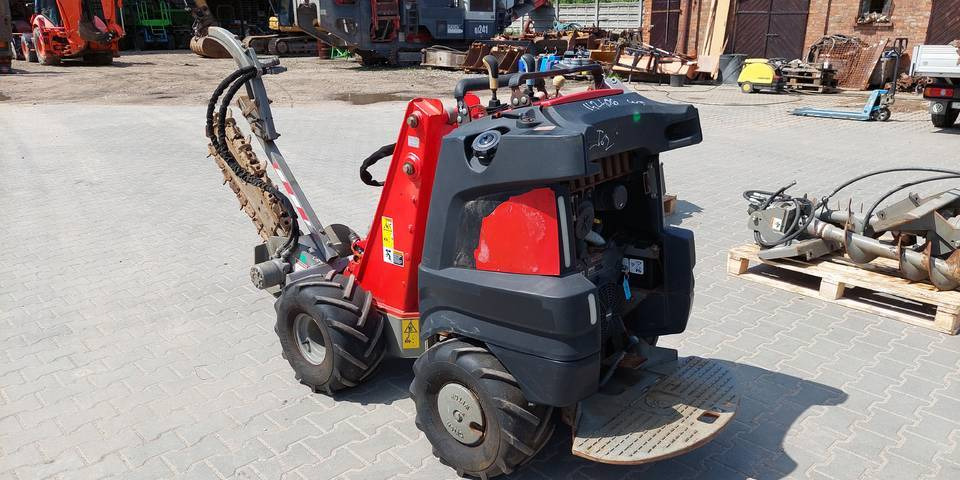 Koparka łańcuchowa miniładowarka Ditch Witch R300 wiertnica - Colocadora de tubagem: foto 2 Koparka łańcuchowa miniładowarka Ditch Witch R300 wiertnica - Colocadora de tubagem: foto 2