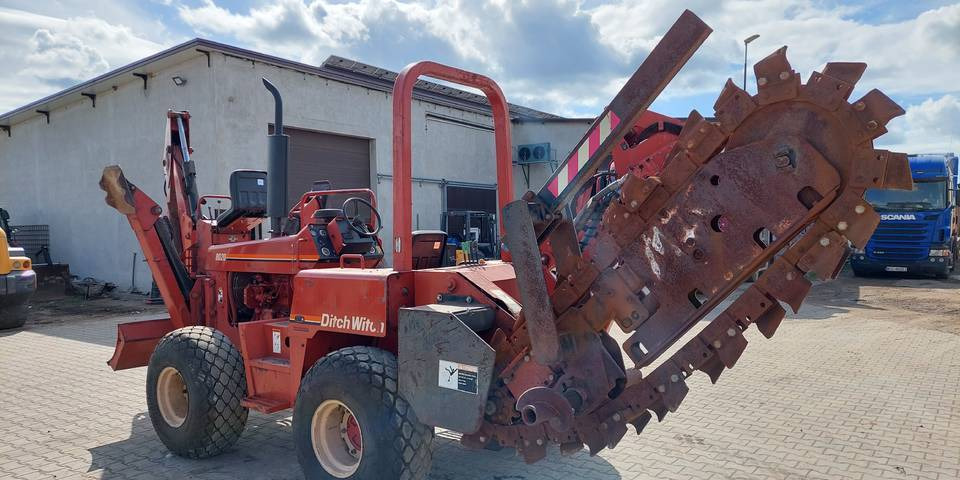 Koparka łańcuchowa pługoukładacz Ditch Witch 8020 Combo - Colocadora de tubagem: foto 5 Koparka łańcuchowa pługoukładacz Ditch Witch 8020 Combo - Colocadora de tubagem: foto 5