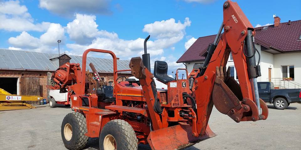 Koparka łańcuchowa pługoukładacz Ditch Witch 8020 Combo - Colocadora de tubagem: foto 2 Koparka łańcuchowa pługoukładacz Ditch Witch 8020 Combo - Colocadora de tubagem: foto 2