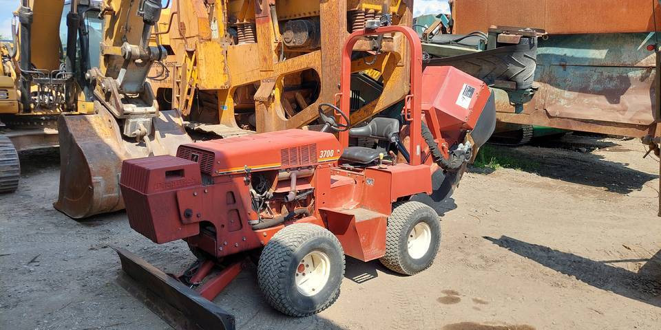 Koparka tarczowa Ditch Witch 3700DD łańcuchowa - Colocadora de tubagem: foto 2 Koparka tarczowa Ditch Witch 3700DD łańcuchowa - Colocadora de tubagem: foto 2