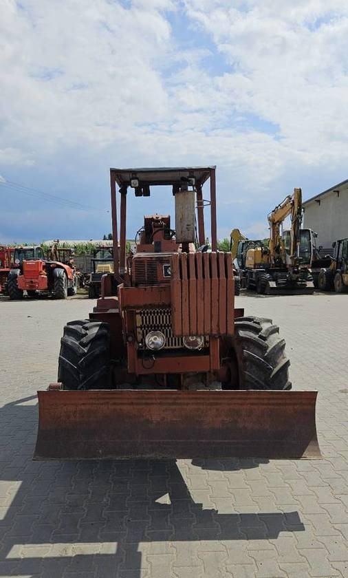 Pługoukładacz wibropług Ditch Witch 8020 układanie kabli światłowód - Máquina de construção: foto 3 Pługoukładacz wibropług Ditch Witch 8020 układanie kabli światłowód - Máquina de construção: foto 3