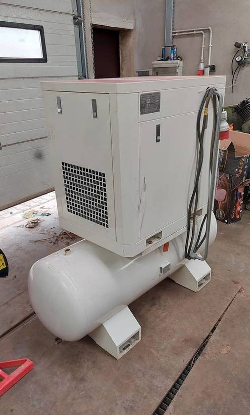 Nowy kompresor śrubowy Zelfir 7.5 kW 1100l/min zbiornik - Compressor de ar: foto 4 Nowy kompresor śrubowy Zelfir 7.5 kW 1100l/min zbiornik - Compressor de ar: foto 4