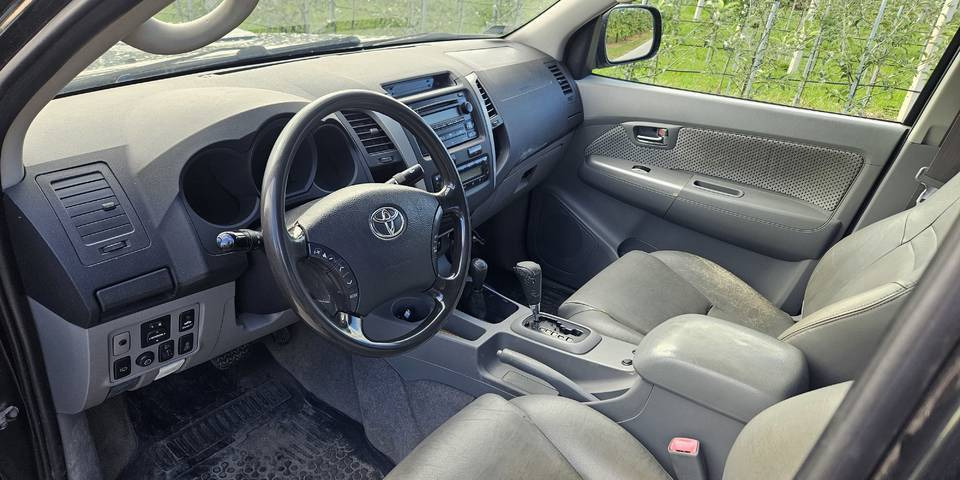 Locação de  Toyota Hilux 3.0 SR5 automat 4x4 Toyota Hilux 3.0 SR5 automat 4x4: foto 9