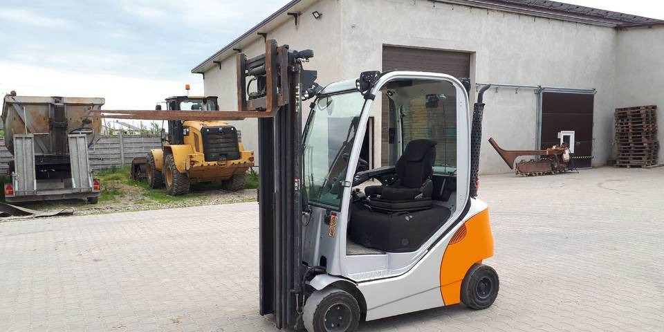 Wózek widłowy Still RX70-20 triplex przesuw - Empilhadeira a gás: foto 1 Wózek widłowy Still RX70-20 triplex przesuw - Empilhadeira a gás: foto 1