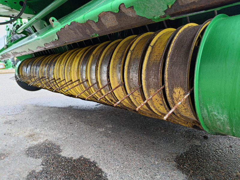 Enfardadeira de fardos redondos John Deere 623N: foto 14 Enfardadeira de fardos redondos John Deere 623N: foto 14