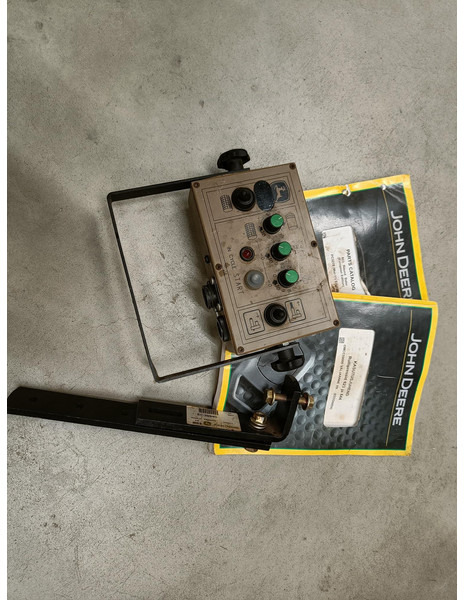 Enfardadeira de fardos redondos John Deere 623N: foto 9 Enfardadeira de fardos redondos John Deere 623N: foto 9