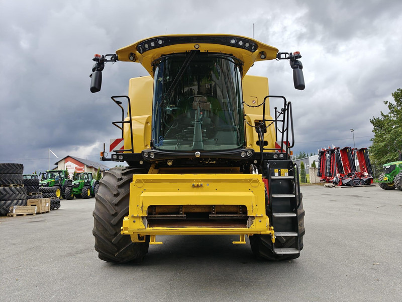 Ceifeira debulhadora New Holland CX 8.90: foto 8