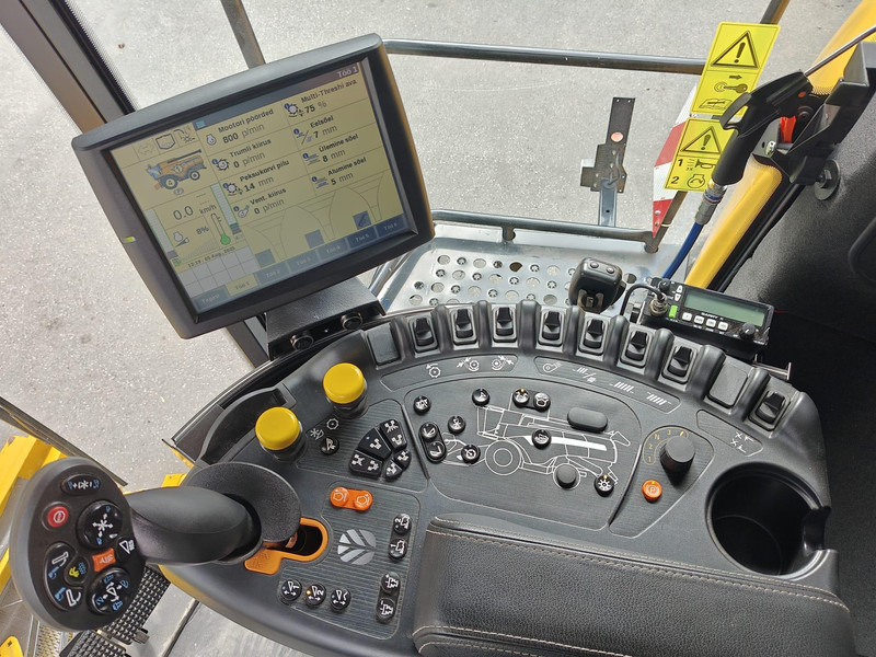 Ceifeira debulhadora New Holland CX 8.90: foto 18