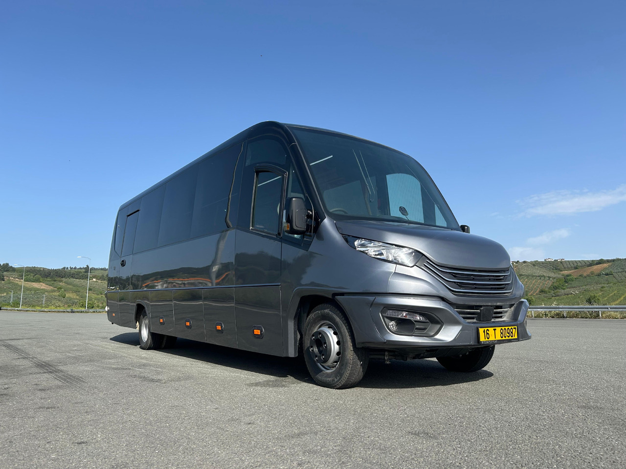 IVECO DAILY - RIGHT HAND DRIVE TOURISTIC VEHICLE - Autocarro: foto 1 IVECO DAILY - RIGHT HAND DRIVE TOURISTIC VEHICLE - Autocarro: foto 1