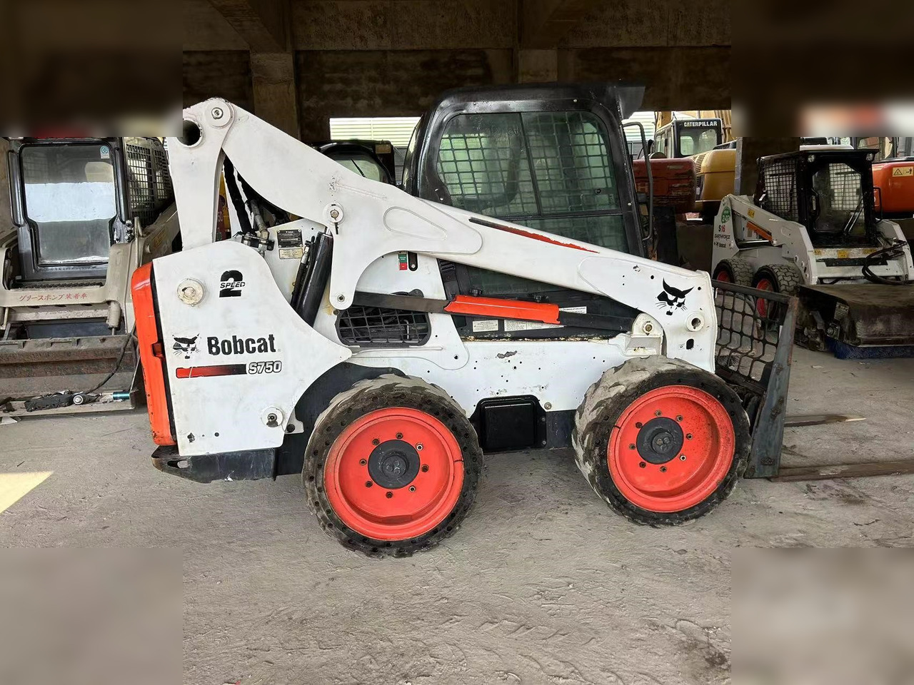 BOBCAT S750 - Mini carregadeira: foto 1 BOBCAT S750 - Mini carregadeira: foto 1