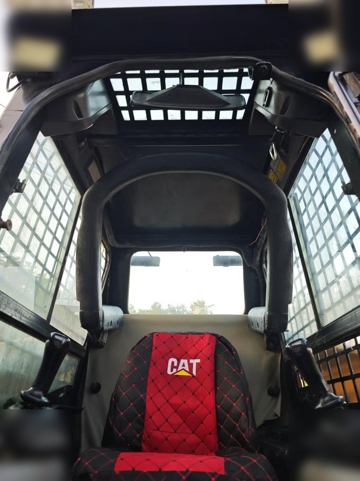 CATERPILLAR 226B - Mini carregadeira: foto 3 CATERPILLAR 226B - Mini carregadeira: foto 3