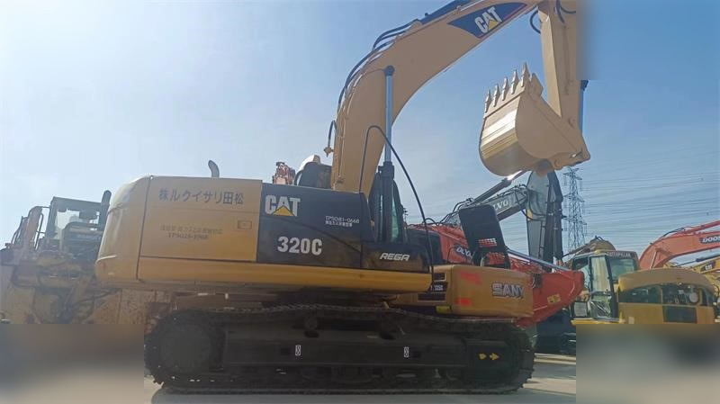 CATERPILLAR 320C - Escavadora de rastos: foto 1 CATERPILLAR 320C - Escavadora de rastos: foto 1