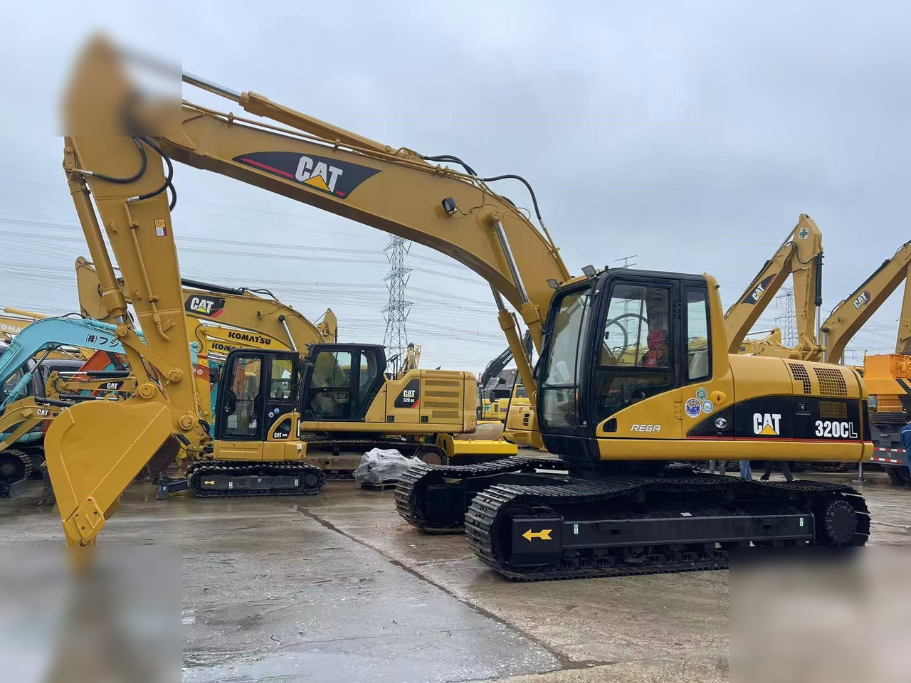CATERPILLAR 320CL - Escavadora de rastos: foto 1 CATERPILLAR 320CL - Escavadora de rastos: foto 1