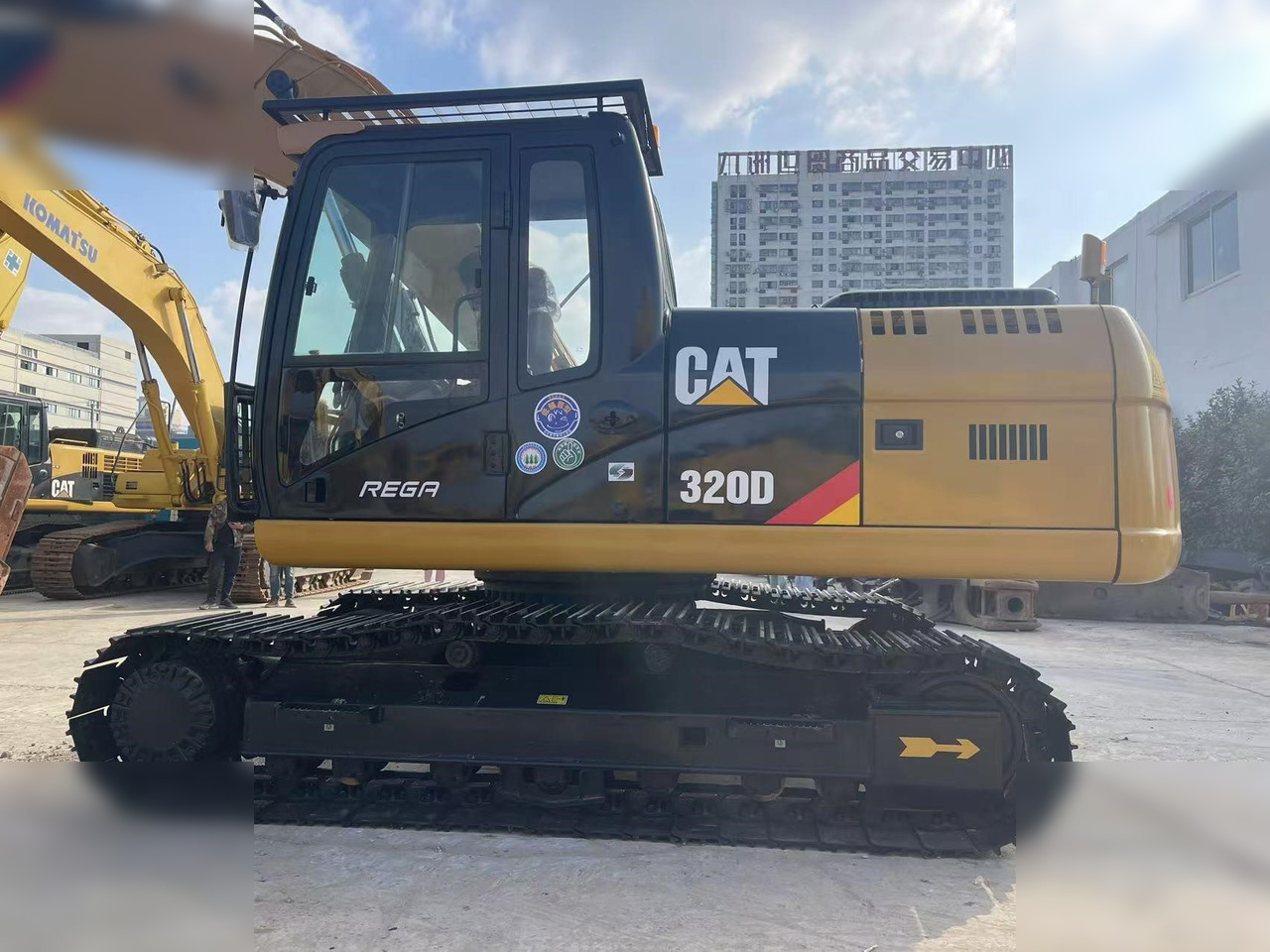 Escavadora de rastos CATERPILLAR 320D: foto 6