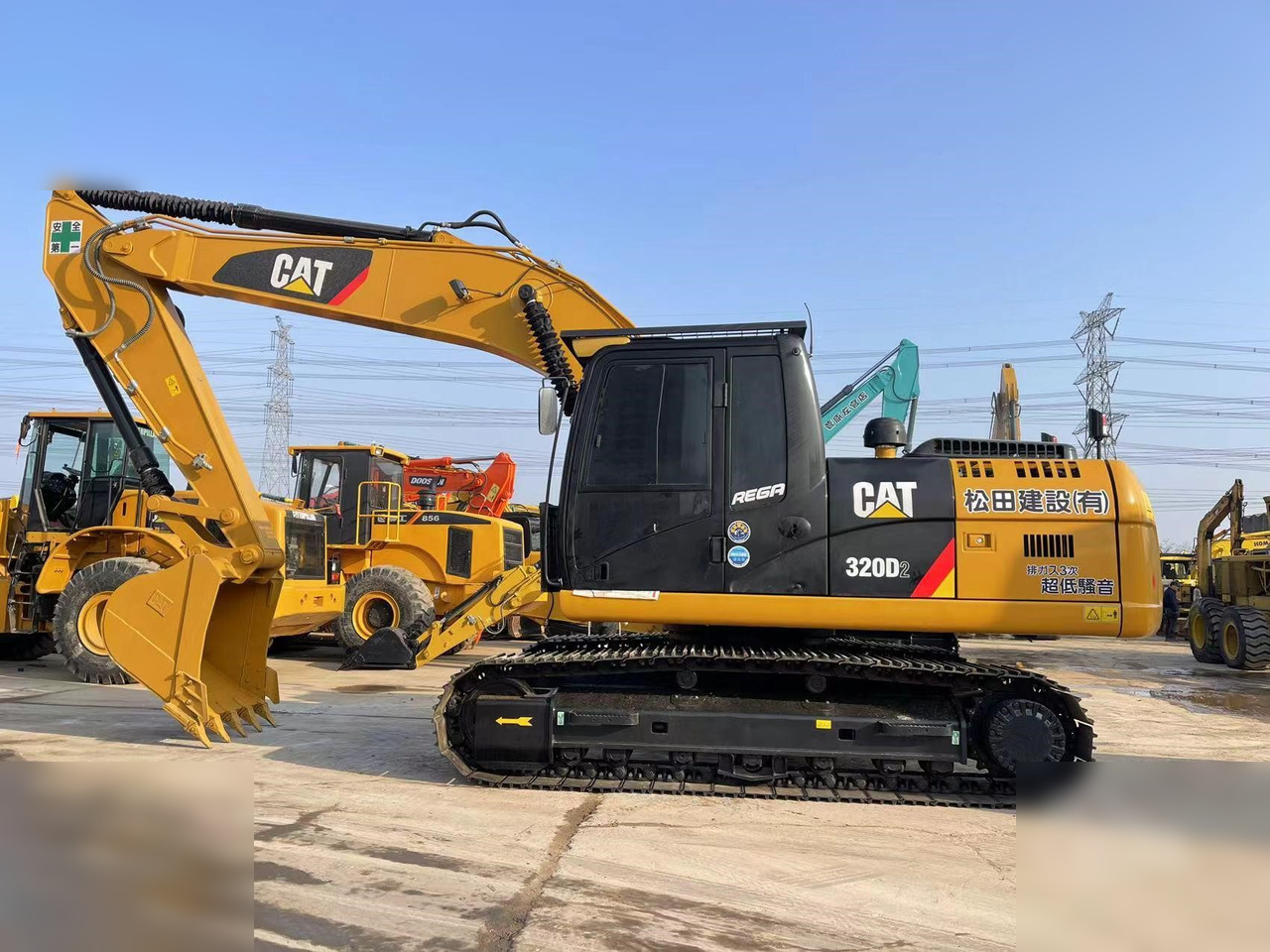 CATERPILLAR 320D2 - Escavadora de rastos: foto 1 CATERPILLAR 320D2 - Escavadora de rastos: foto 1
