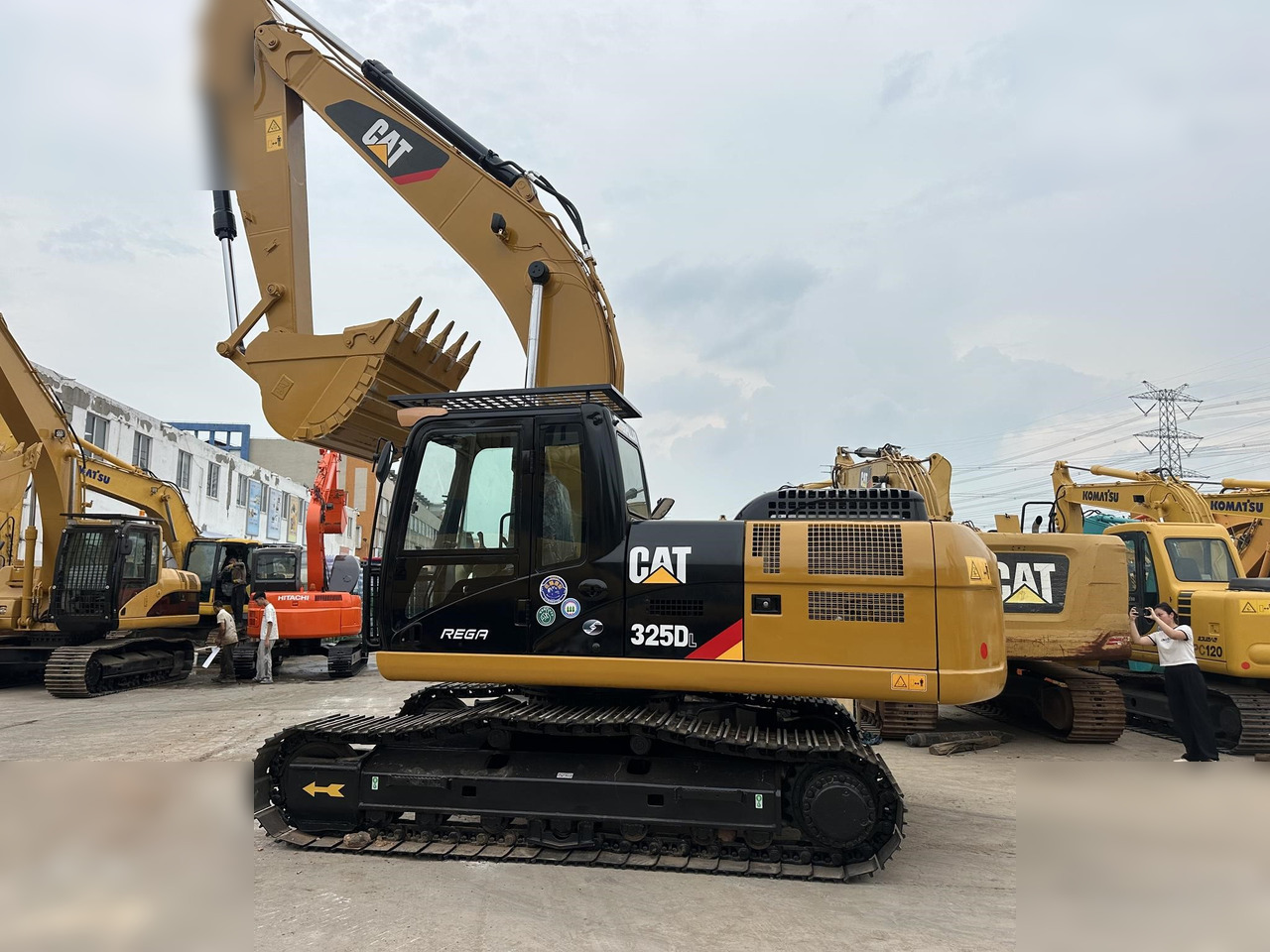 CATERPILLAR 325D - Escavadora de rastos: foto 1 CATERPILLAR 325D - Escavadora de rastos: foto 1