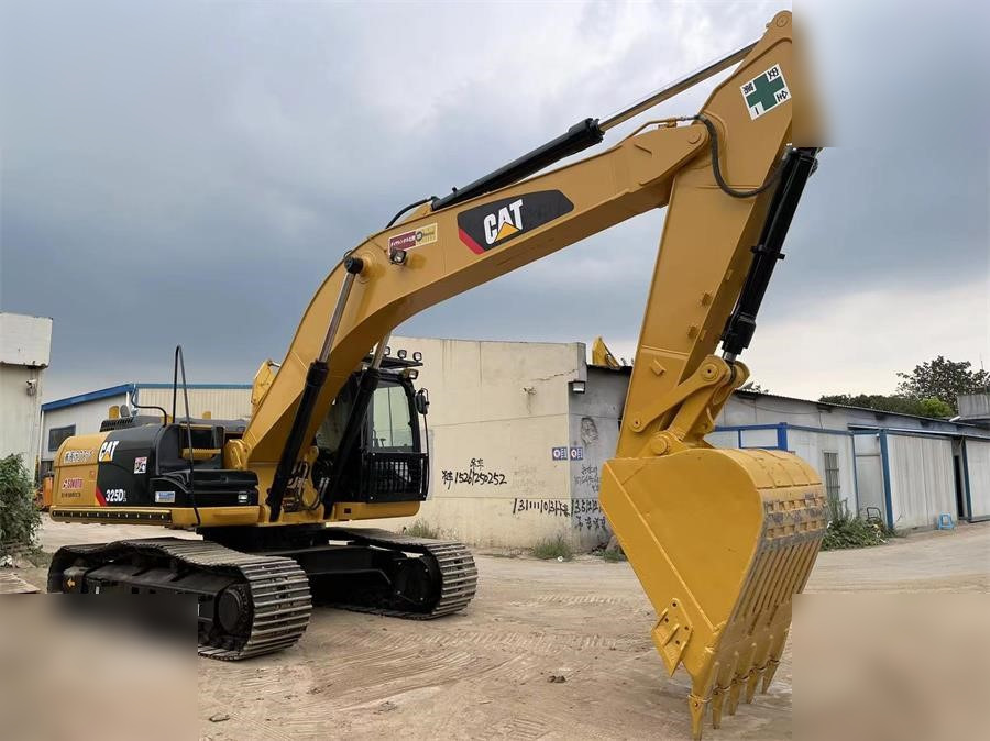 CATERPILLAR 325DL - Escavadora de rastos: foto 2 CATERPILLAR 325DL - Escavadora de rastos: foto 2
