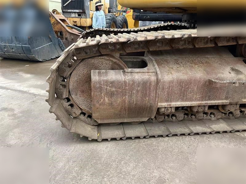 Escavadora de rastos CATERPILLAR 329D: foto 7