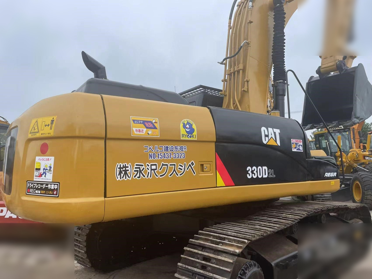 CATERPILLAR 330D2 - Escavadora de rastos: foto 2 CATERPILLAR 330D2 - Escavadora de rastos: foto 2