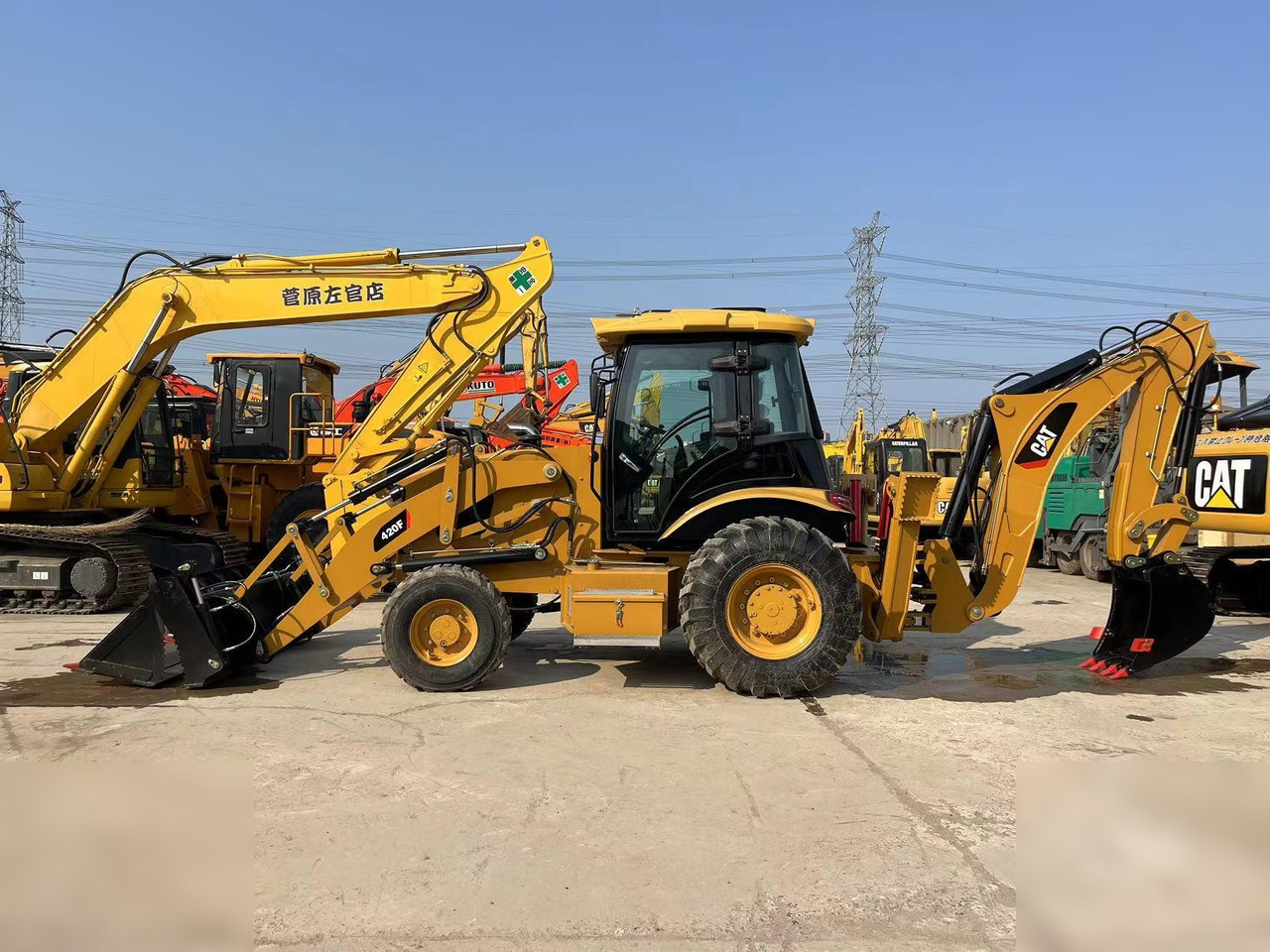 CATERPILLAR 420F - Retroescavadeira: foto 1 CATERPILLAR 420F - Retroescavadeira: foto 1