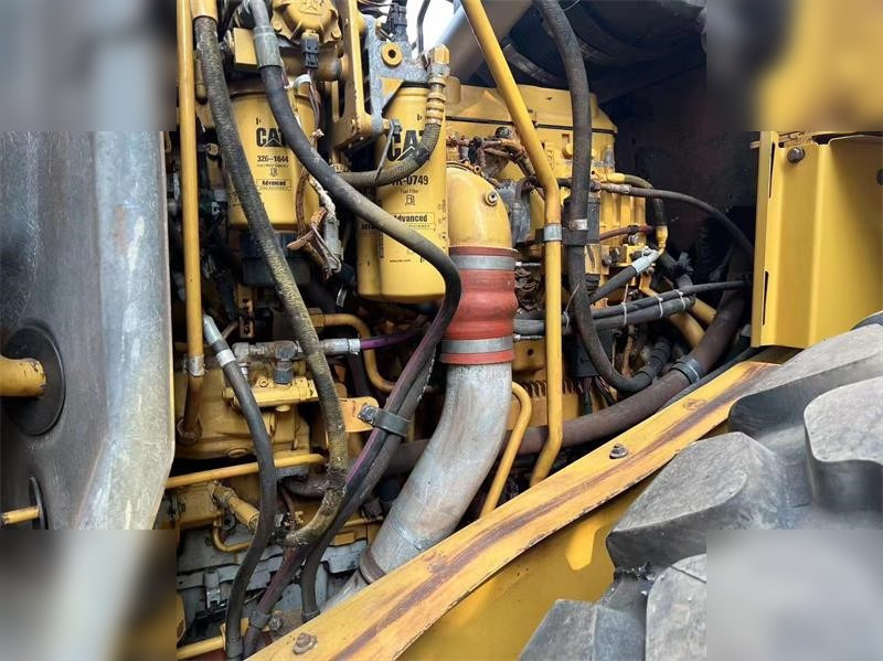 Carregadeira de esteiras CATERPILLAR 973C: foto 9