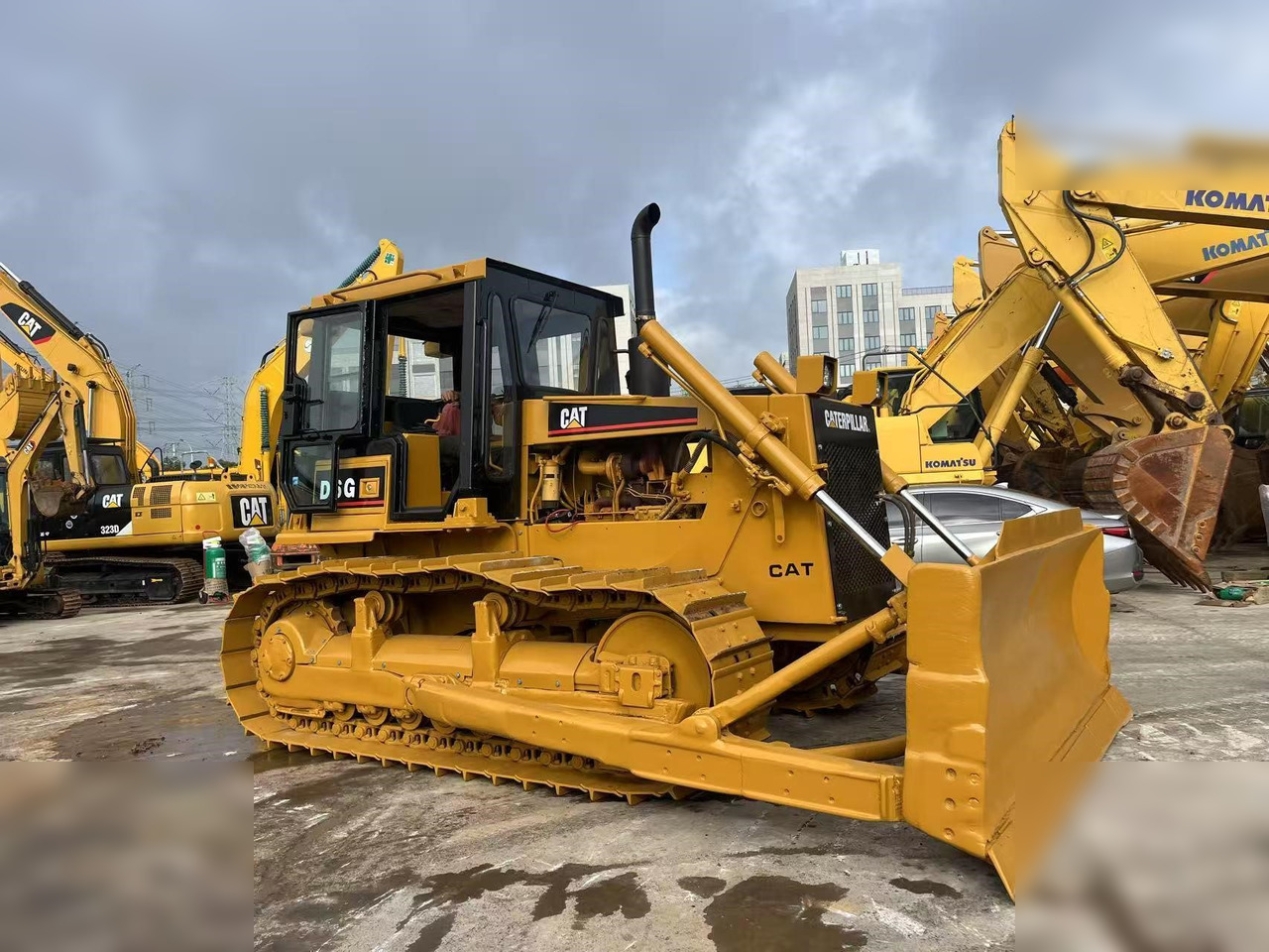 CATERPILLAR D6G - Buldôzer: foto 2 CATERPILLAR D6G - Buldôzer: foto 2