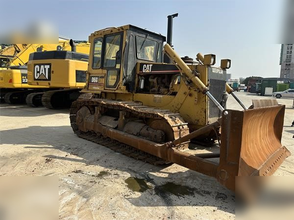 CATERPILLAR D6G - Buldôzer: foto 2 CATERPILLAR D6G - Buldôzer: foto 2