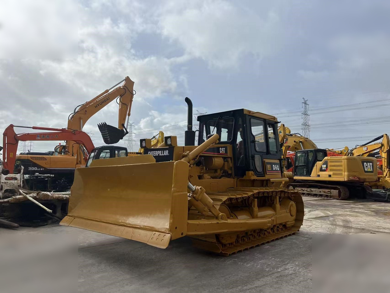 CATERPILLAR D6G - Buldôzer: foto 1 CATERPILLAR D6G - Buldôzer: foto 1