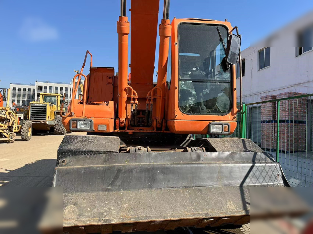 DOOSAN DH210W-7 - Escavadeira de rodas: foto 3 DOOSAN DH210W-7 - Escavadeira de rodas: foto 3