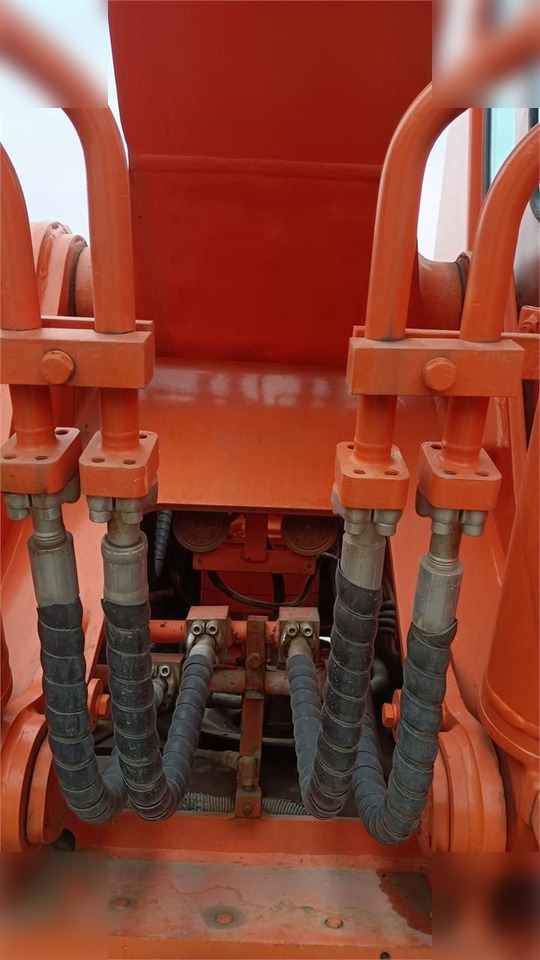 DOOSAN DH220 LC-7 - Escavadora de rastos: foto 5 DOOSAN DH220 LC-7 - Escavadora de rastos: foto 5