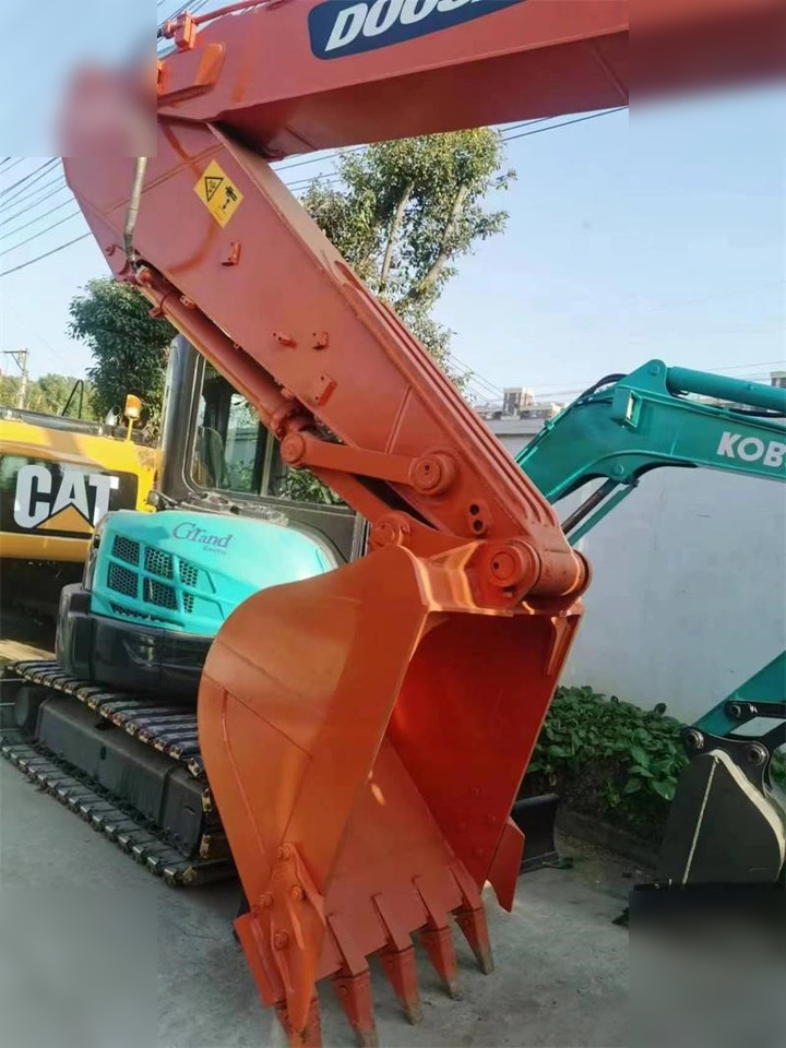 DOOSAN DX225 LC-5 - Escavadora de rastos: foto 5 DOOSAN DX225 LC-5 - Escavadora de rastos: foto 5