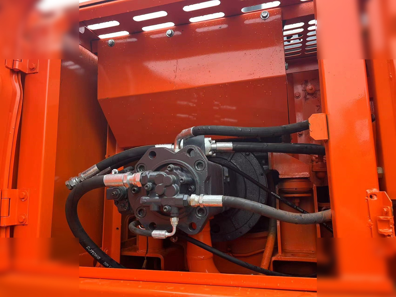 Escavadora de rastos DOOSAN DX225 LCA: foto 8