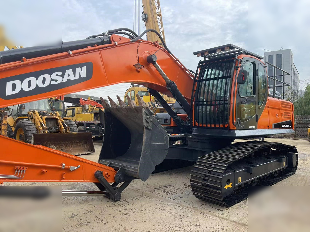 DOOSAN DX300 LCA - Escavadora de rastos: foto 2 DOOSAN DX300 LCA - Escavadora de rastos: foto 2