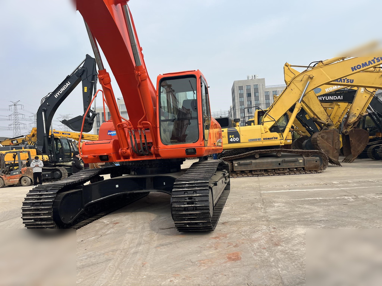 DOOSAN DX420 LC-9C - Escavadora de rastos: foto 4 DOOSAN DX420 LC-9C - Escavadora de rastos: foto 4