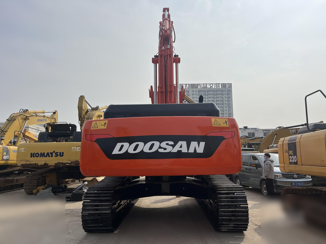 DOOSAN DX420 LC-9C - Escavadora de rastos: foto 2 DOOSAN DX420 LC-9C - Escavadora de rastos: foto 2