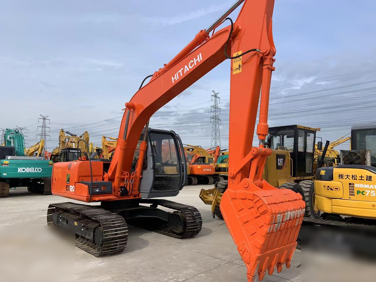 HITACHI EX120-5 - Escavadora de rastos: foto 3 HITACHI EX120-5 - Escavadora de rastos: foto 3