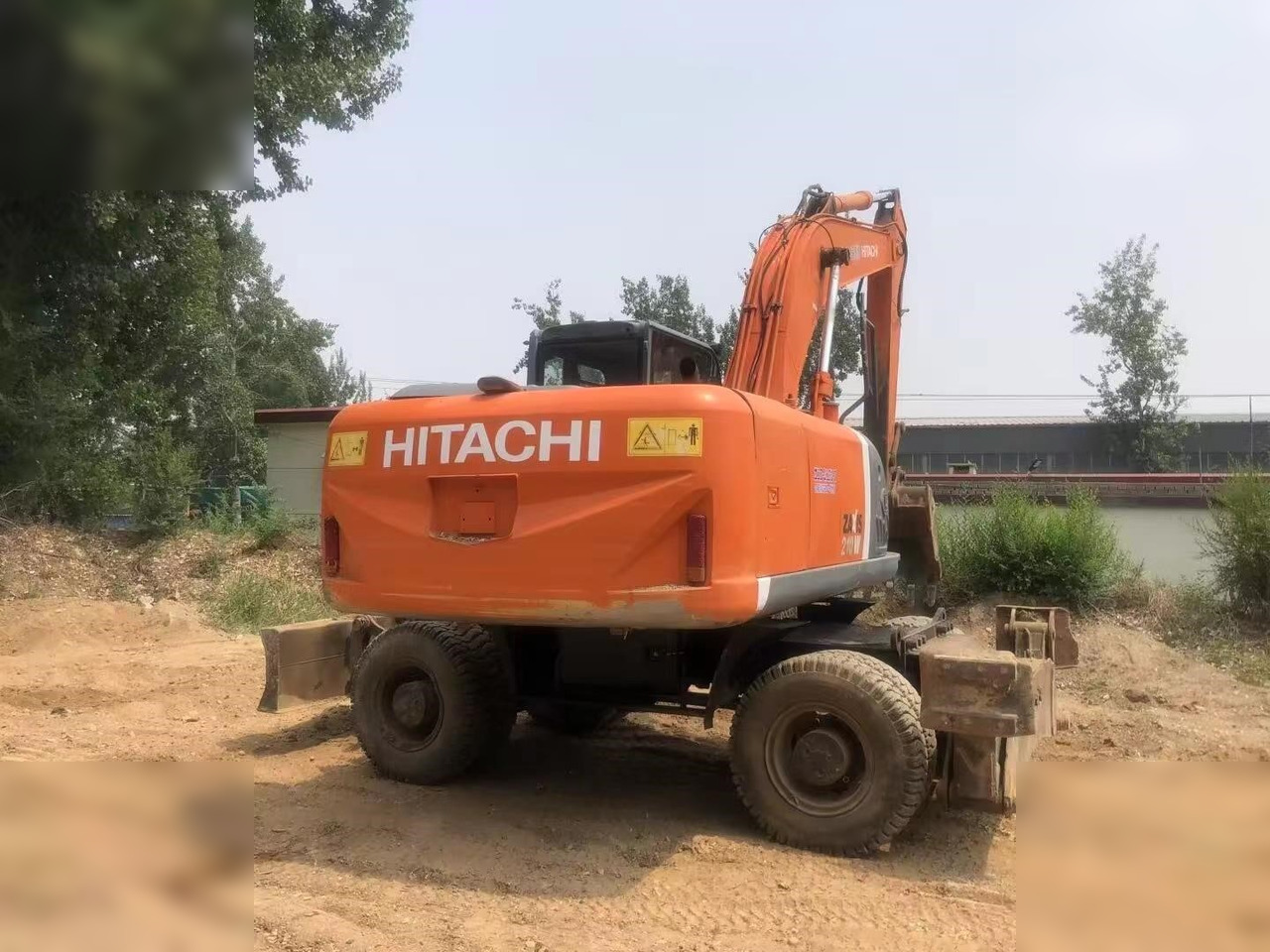 HITACHI ZX210W - Escavadeira de rodas: foto 5 HITACHI ZX210W - Escavadeira de rodas: foto 5