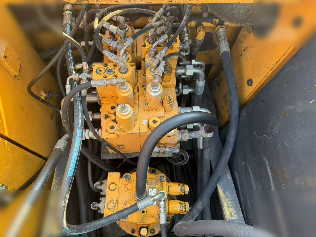 HYUNDAI ROBEX 150W-7A - Escavadeira de rodas: foto 5 HYUNDAI ROBEX 150W-7A - Escavadeira de rodas: foto 5