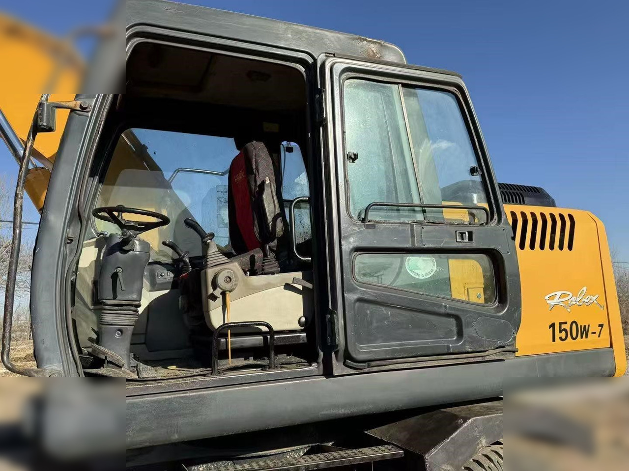 HYUNDAI ROBEX 150W-7A - Escavadeira de rodas: foto 4 HYUNDAI ROBEX 150W-7A - Escavadeira de rodas: foto 4