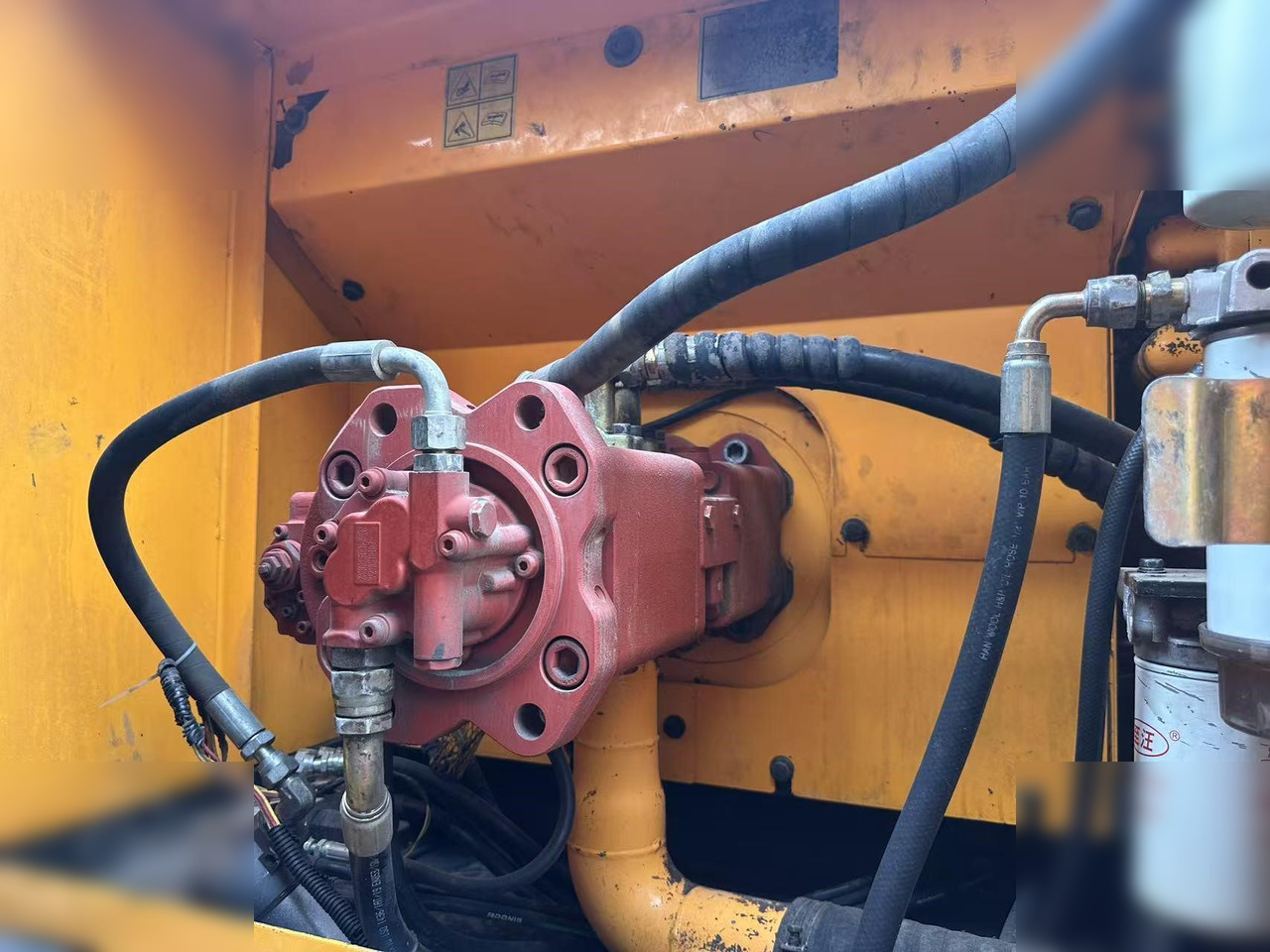 HYUNDAI ROBEX 210 LC-7 - Escavadora de rastos: foto 4 HYUNDAI ROBEX 210 LC-7 - Escavadora de rastos: foto 4