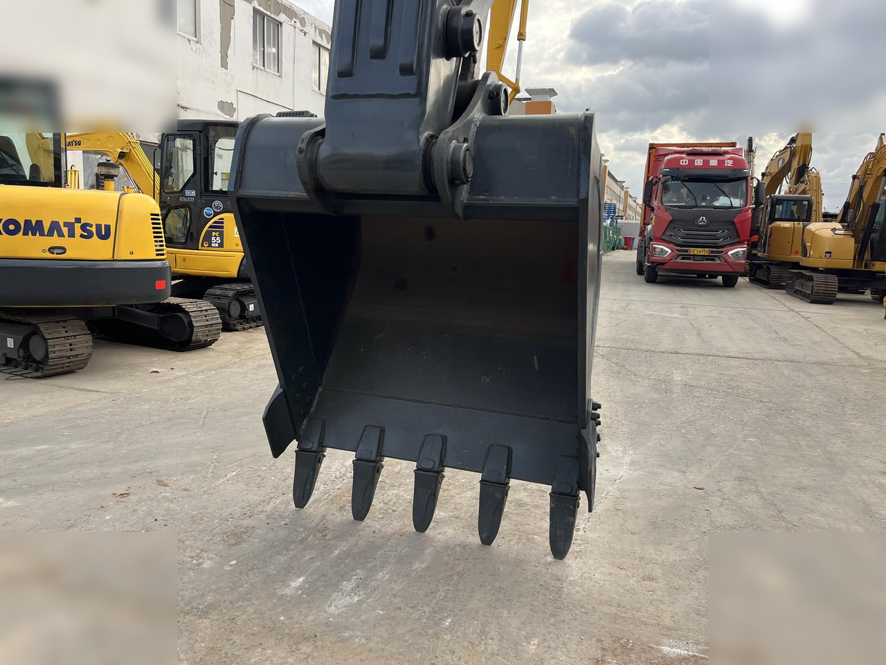 HYUNDAI ROBEX 300 LC-9 - Escavadora de rastos: foto 5 HYUNDAI ROBEX 300 LC-9 - Escavadora de rastos: foto 5