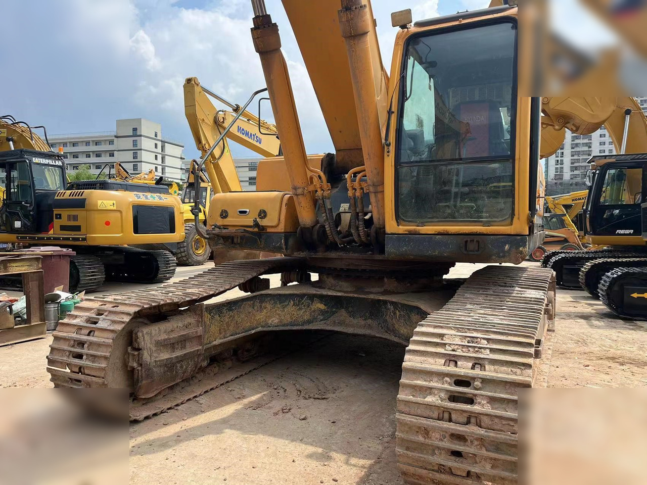 HYUNDAI ROBEX 305 LC-9S - Escavadora de rastos: foto 3 HYUNDAI ROBEX 305 LC-9S - Escavadora de rastos: foto 3