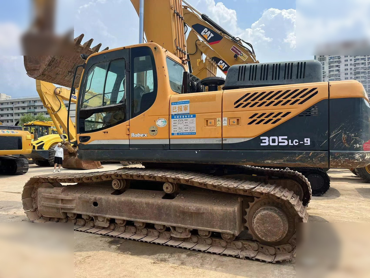 HYUNDAI ROBEX 305 LC-9S - Escavadora de rastos: foto 5 HYUNDAI ROBEX 305 LC-9S - Escavadora de rastos: foto 5