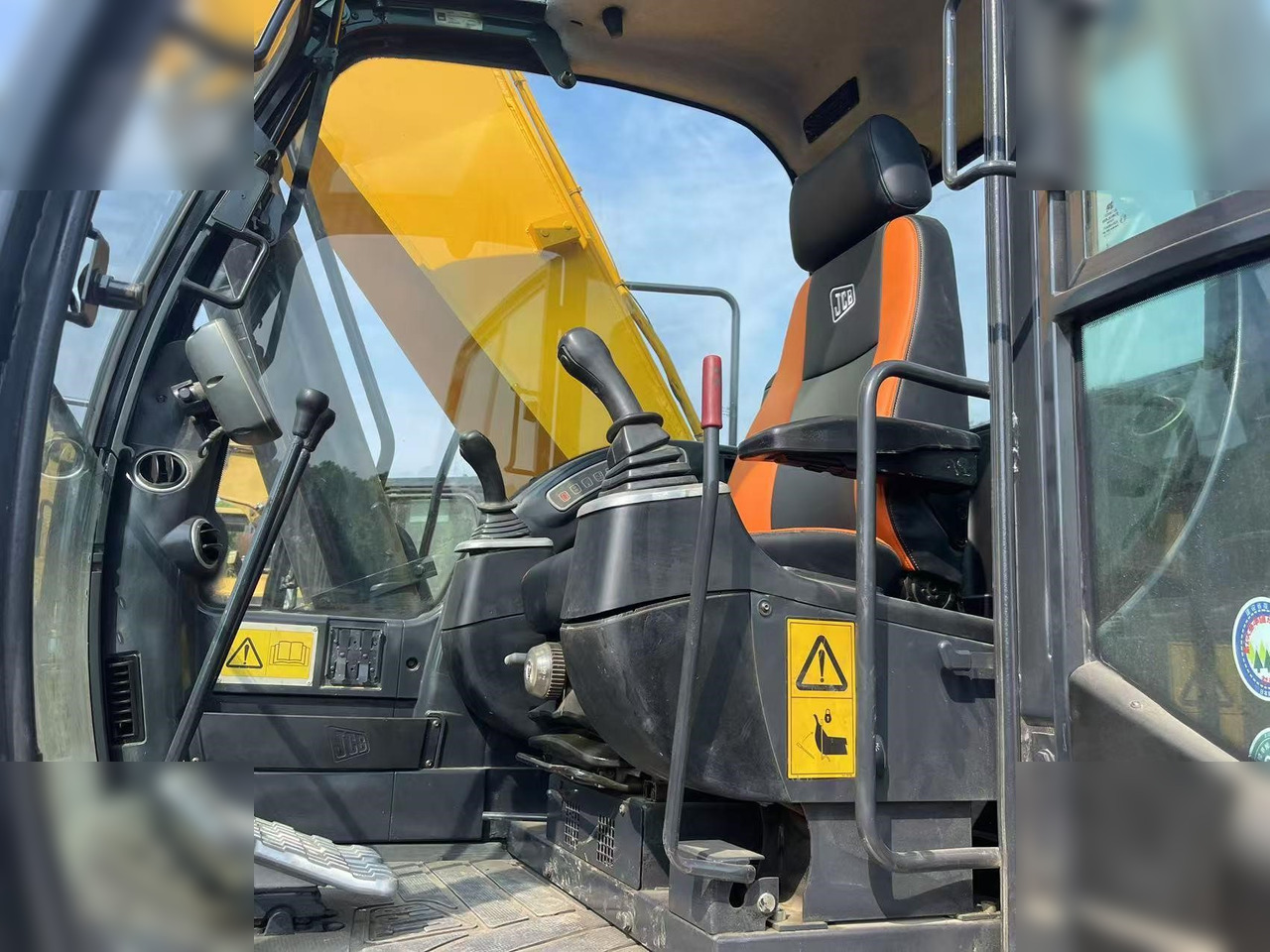 JCB JS220 LC - Escavadora de rastos: foto 5 JCB JS220 LC - Escavadora de rastos: foto 5