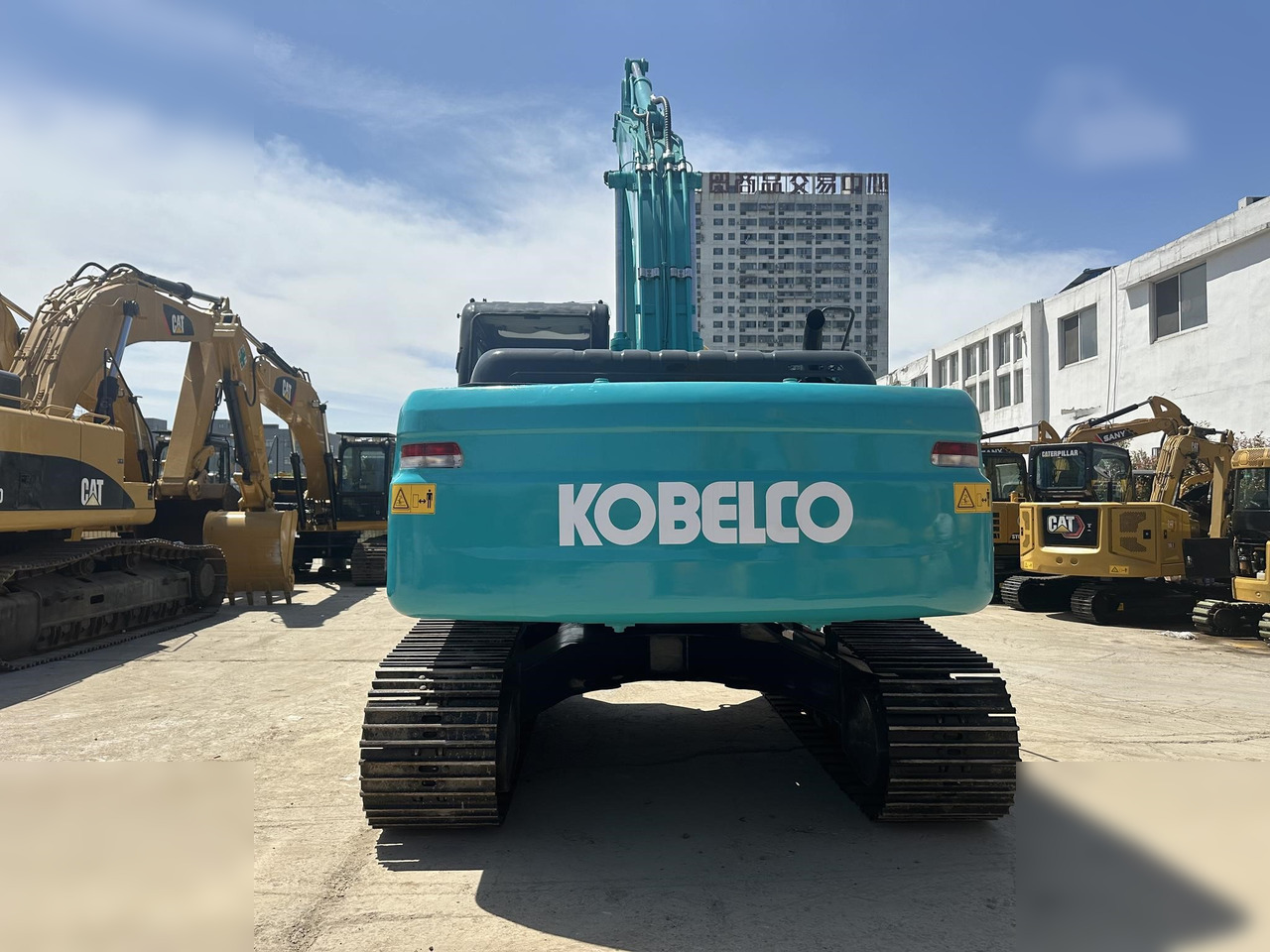KOBELCO SK210 LC-8 - Escavadora de rastos: foto 4 KOBELCO SK210 LC-8 - Escavadora de rastos: foto 4