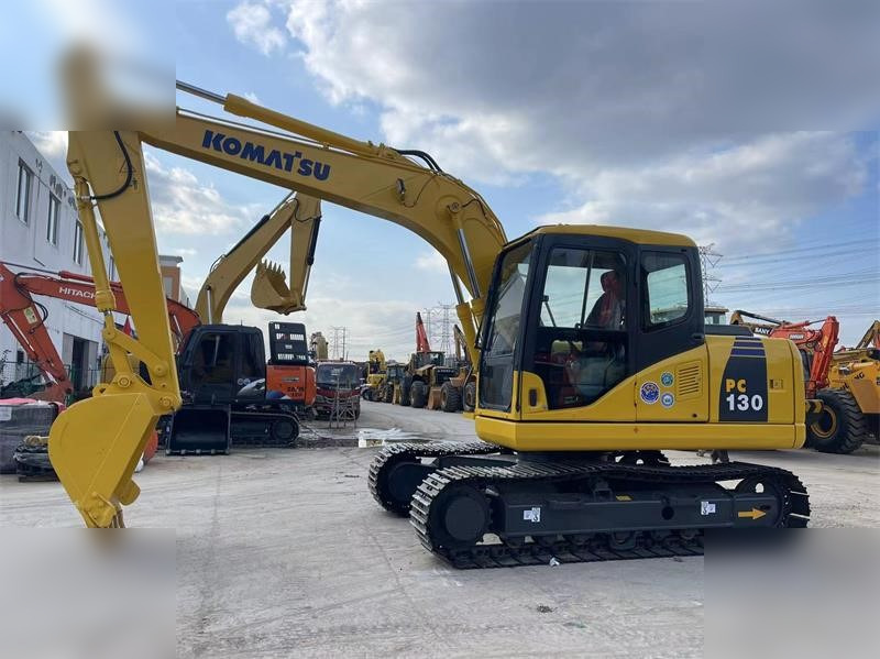 KOMATSU PC130-7 - Escavadora de rastos: foto 1 KOMATSU PC130-7 - Escavadora de rastos: foto 1