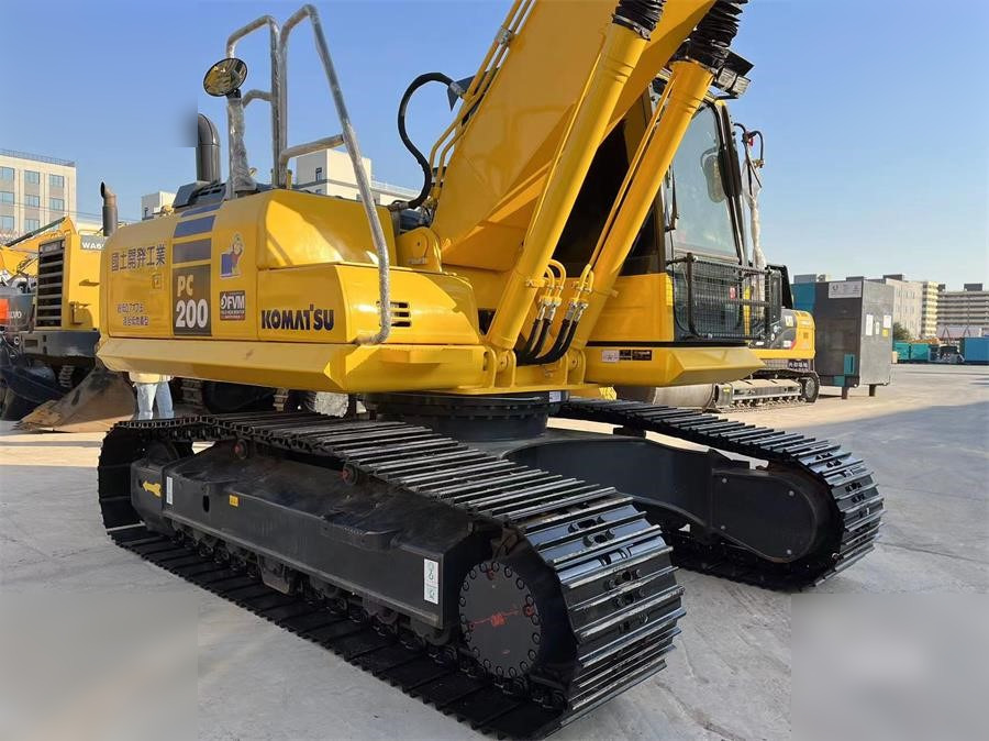 KOMATSU PC200-8 - Escavadora de rastos: foto 3 KOMATSU PC200-8 - Escavadora de rastos: foto 3