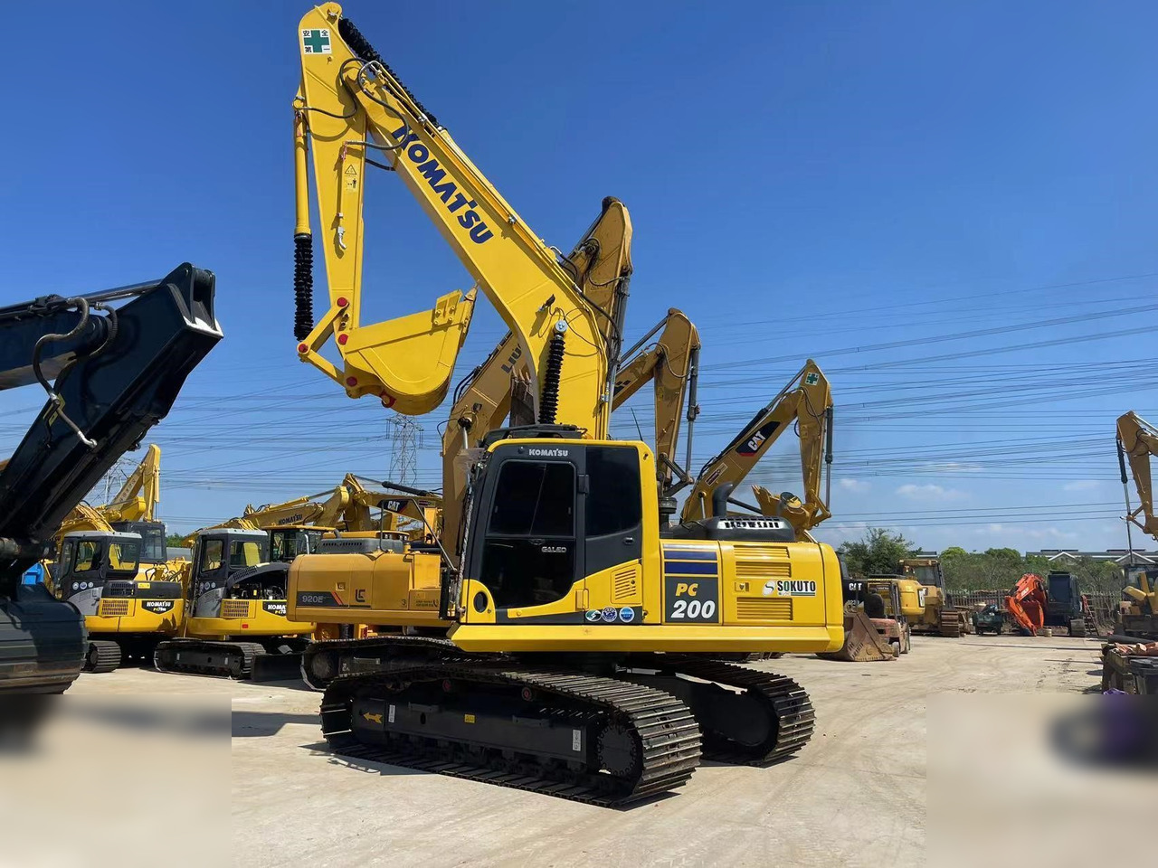 KOMATSU PC200-8 - Escavadora de rastos: foto 2 KOMATSU PC200-8 - Escavadora de rastos: foto 2